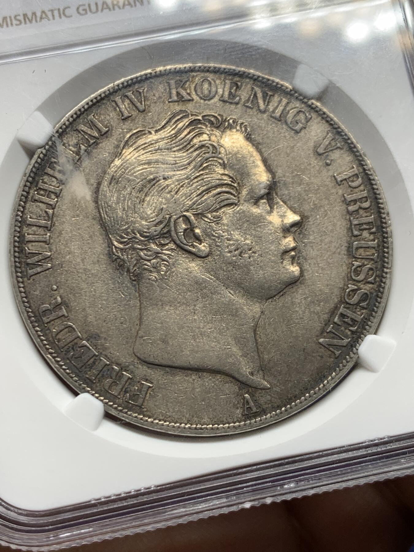 《竞宝斋》第467场 周日，周一 2场连拍 （全场包邮）欢迎送拍 NGC AUD 德国1845年威廉四世2泰勒，经典纸袋包浆，n严评了，原icg 53 .这枚的观感还是很不错的，比一些有分的要好。45年发行量比41年要少不少