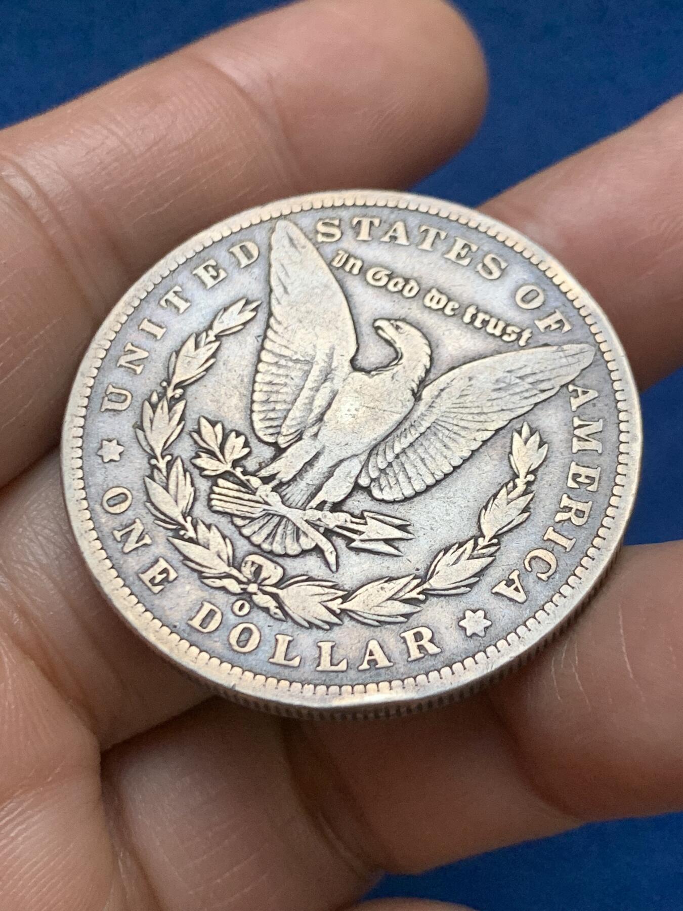 《竞宝斋》第467场 周日，周一 2场连拍 （全场包邮）欢迎送拍 美国1885摩根银币 O厂 味道很不错 品相尚可