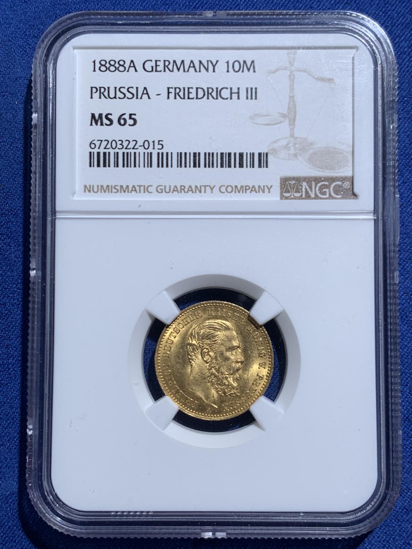 《竞宝斋》第467场 周日，周一 2场连拍 （全场包邮）欢迎送拍 NGC MS65 德国1888年三皇10马克金币 腓特烈三世 900金 3.98克 吉利年份 GEM品相难得