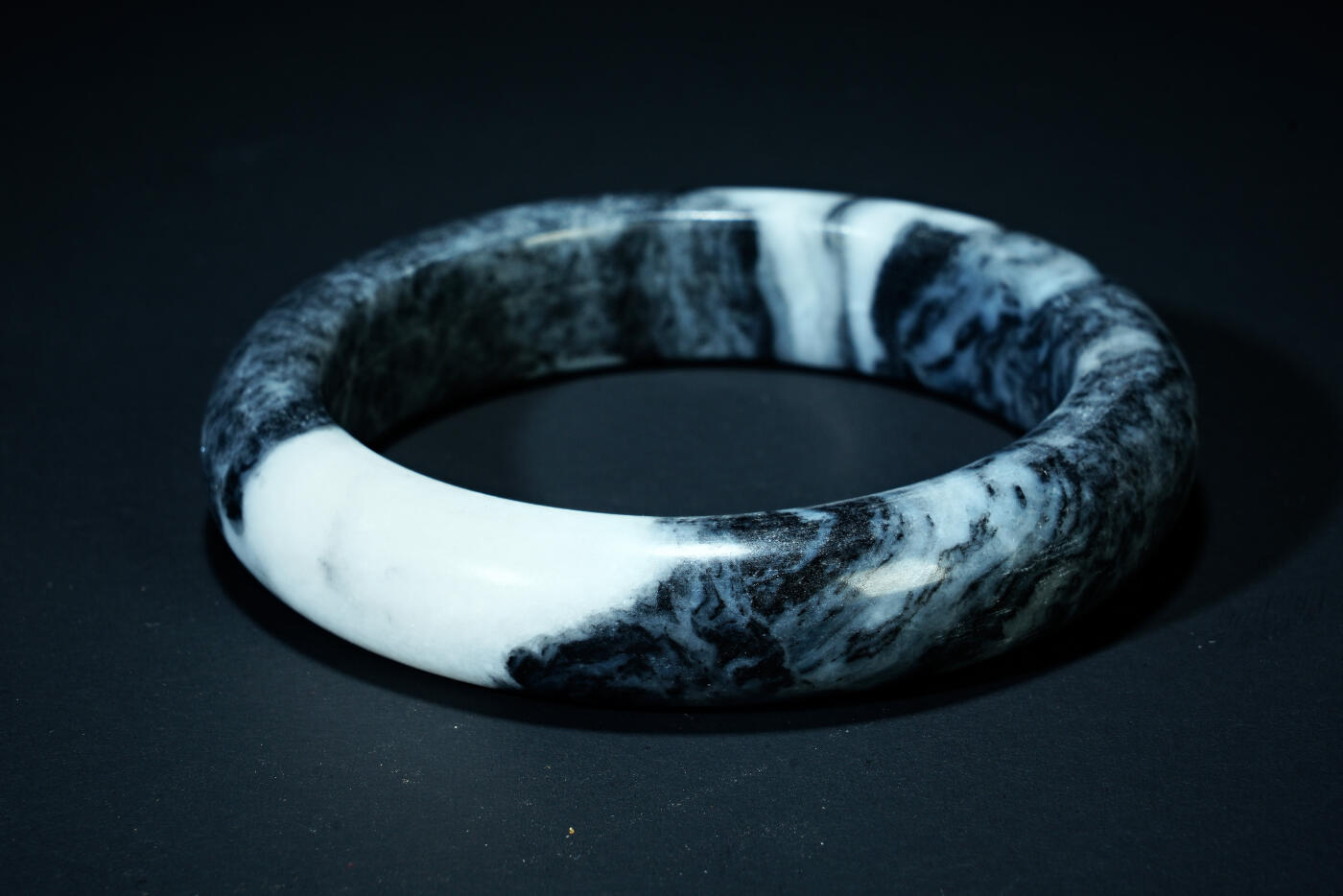 上海都达杂项专场四十四【全场包邮】  天然墨玉手镯91-79