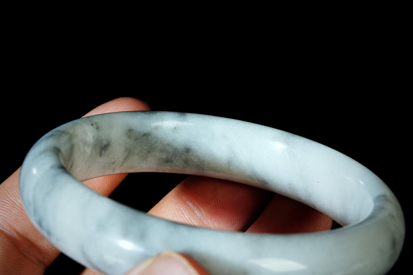 上海都达杂项专场四十四【全场包邮】  天然和田玉青花籽料贵妃手镯91-78