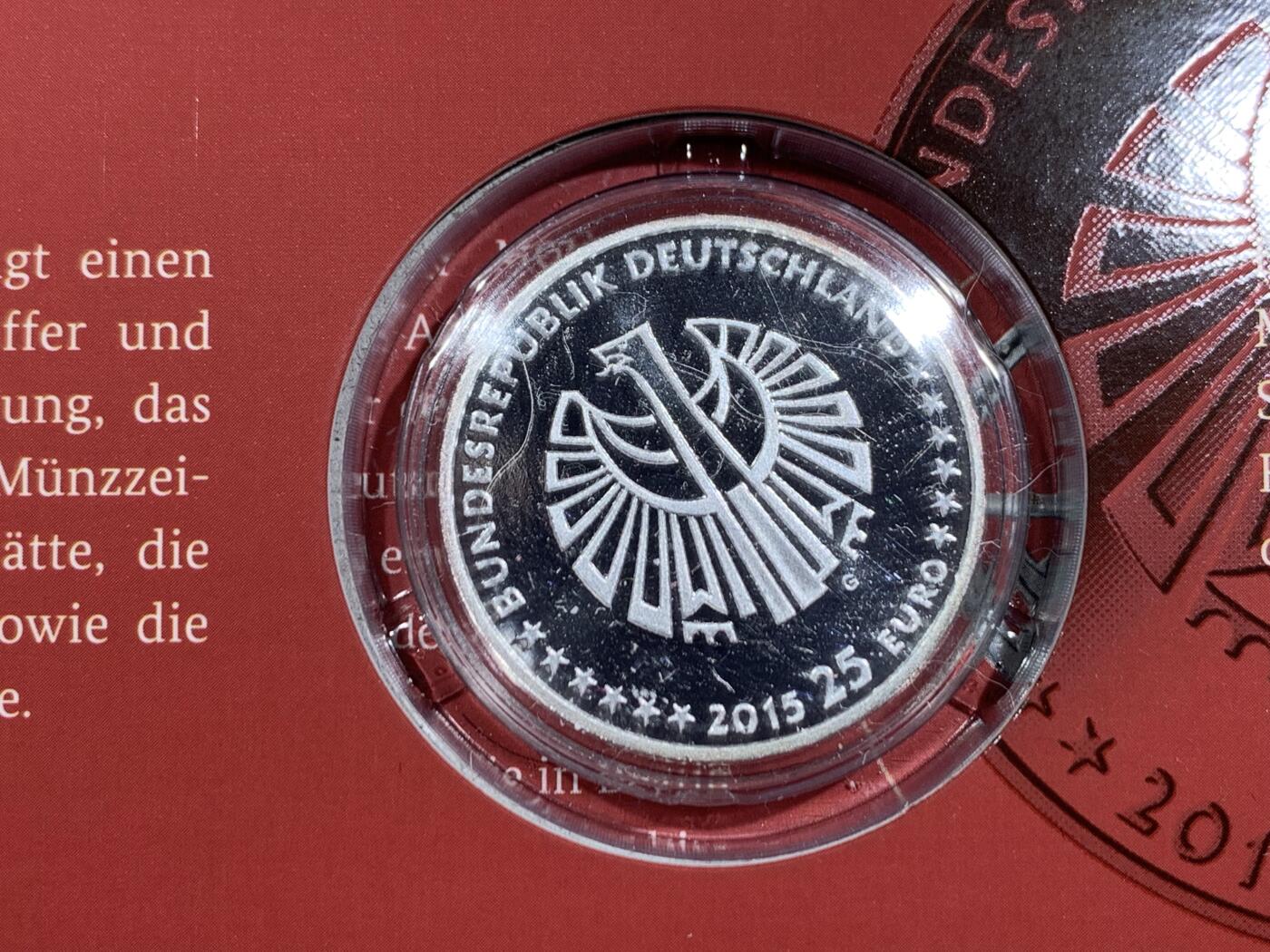 《竞宝斋》第467场 周日，周一 2场连拍 （全场包邮）欢迎送拍 德国2015年25欧元精制银币 德国统一25周年 18克999银 卡册装