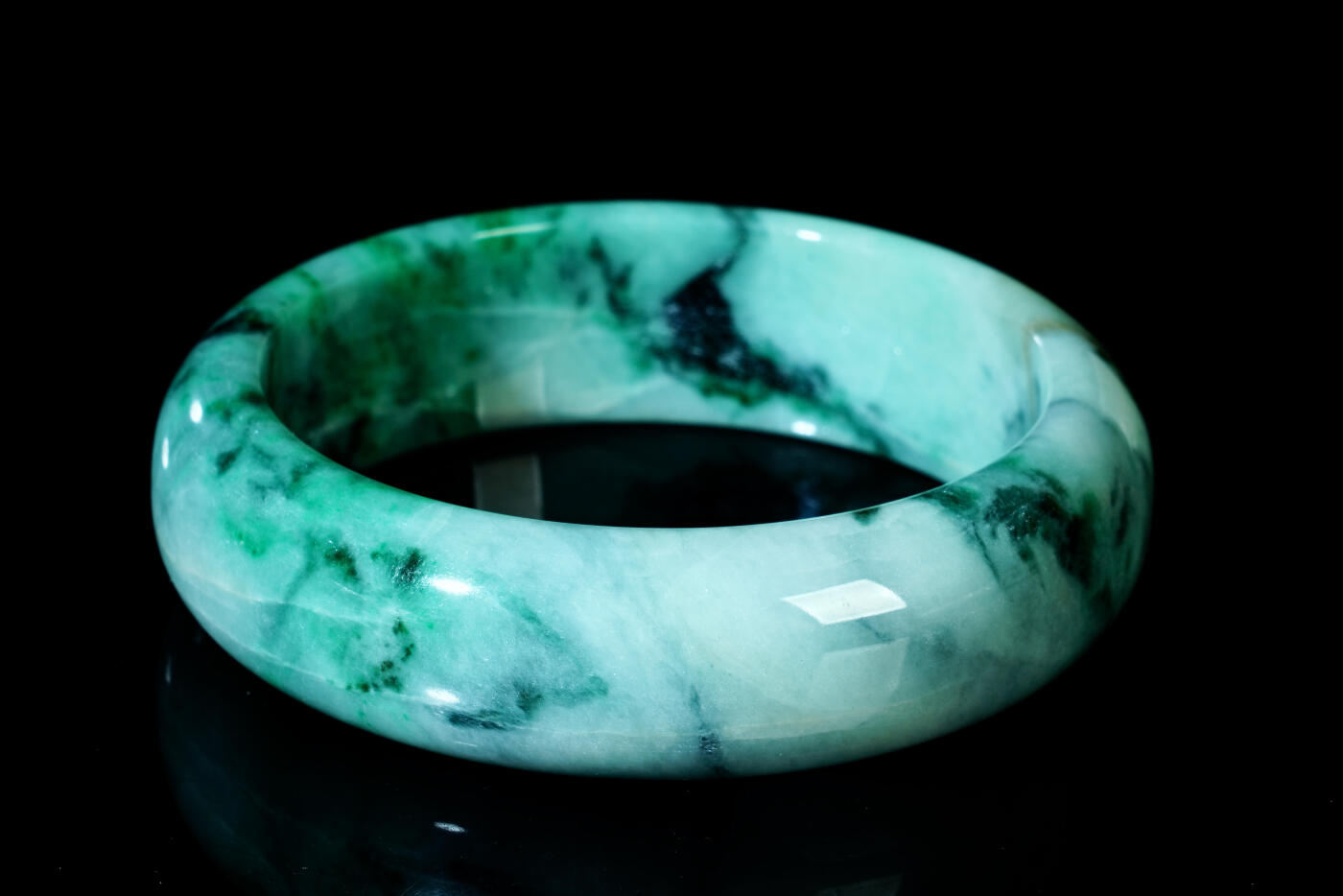 上海都达杂项专场四十四【全场包邮】  天然冰绿花翡翠（A货）贵妃手镯 附鉴定证书91-71