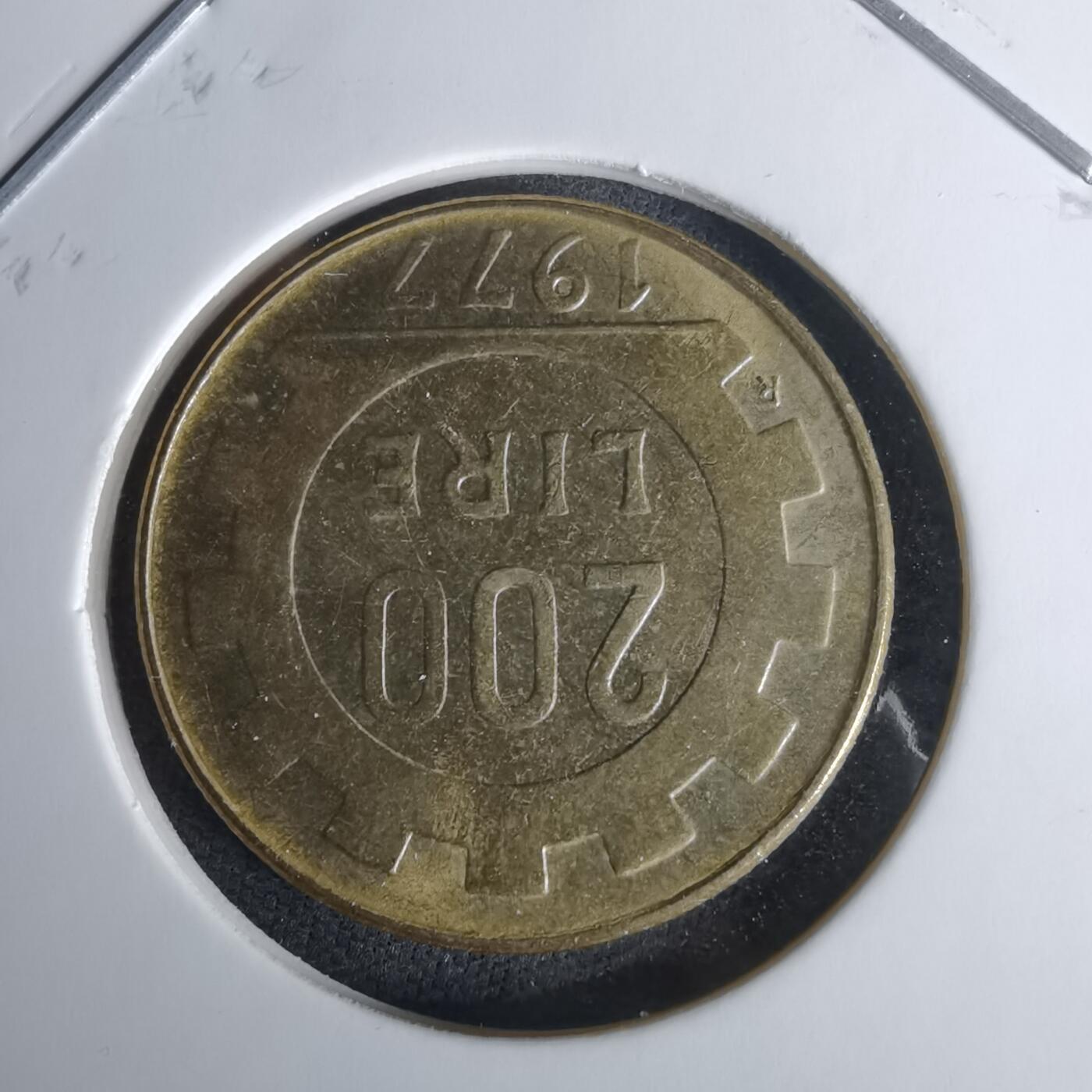 沼泽如烟--第1008场 意大利1977年200里拉