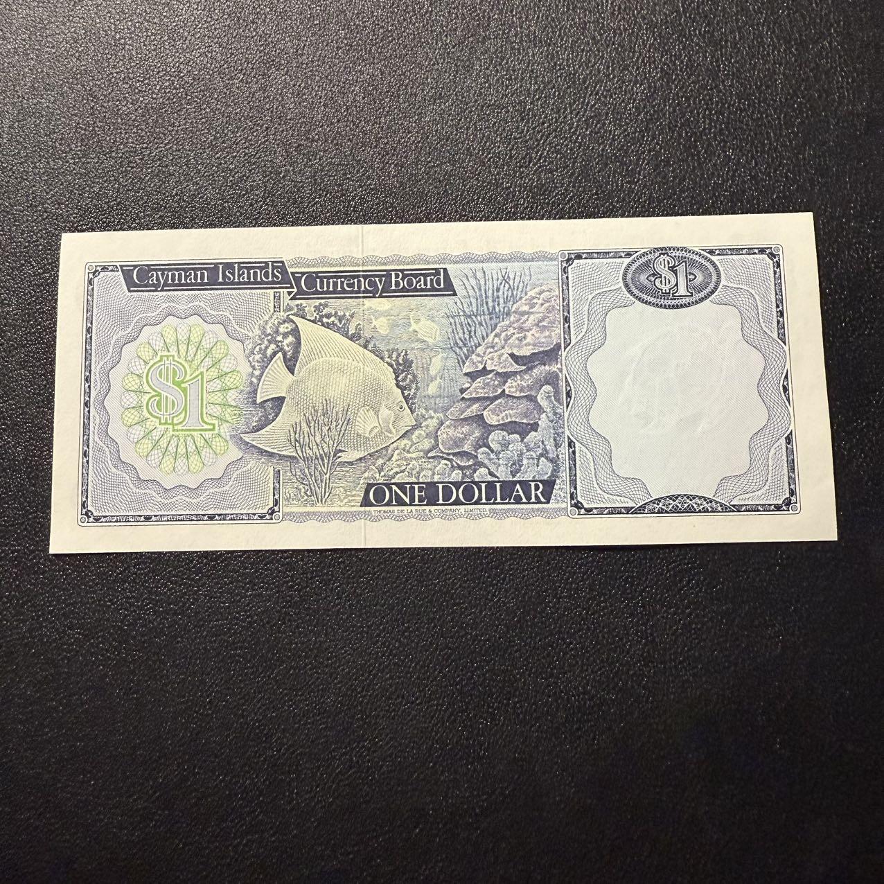 第15期 库存 开曼群岛1971年1元 高冠女王 全新unc