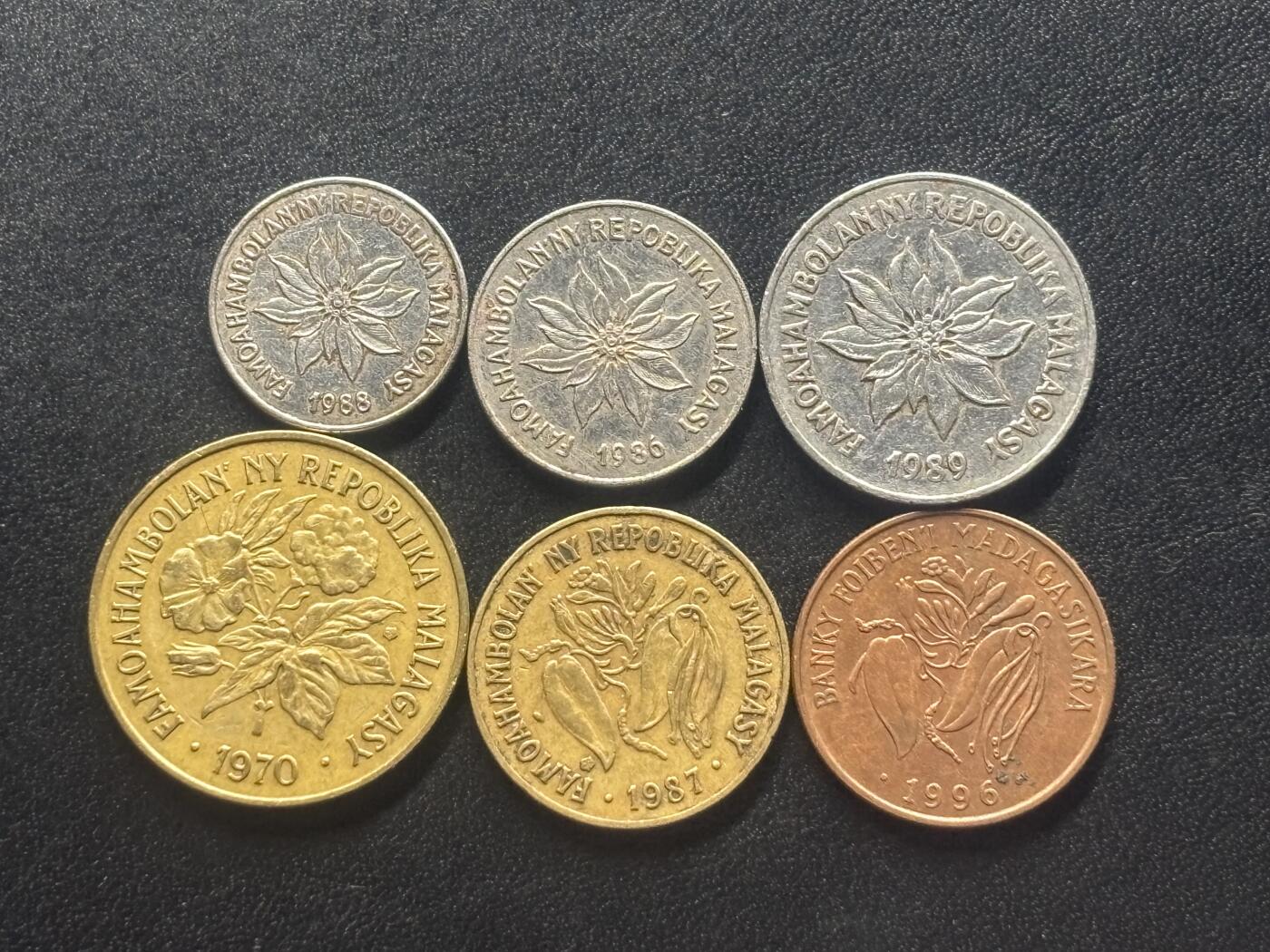 邮泉阁限时拍卖第四十二场（硬币在国外。请付邮费6元。）