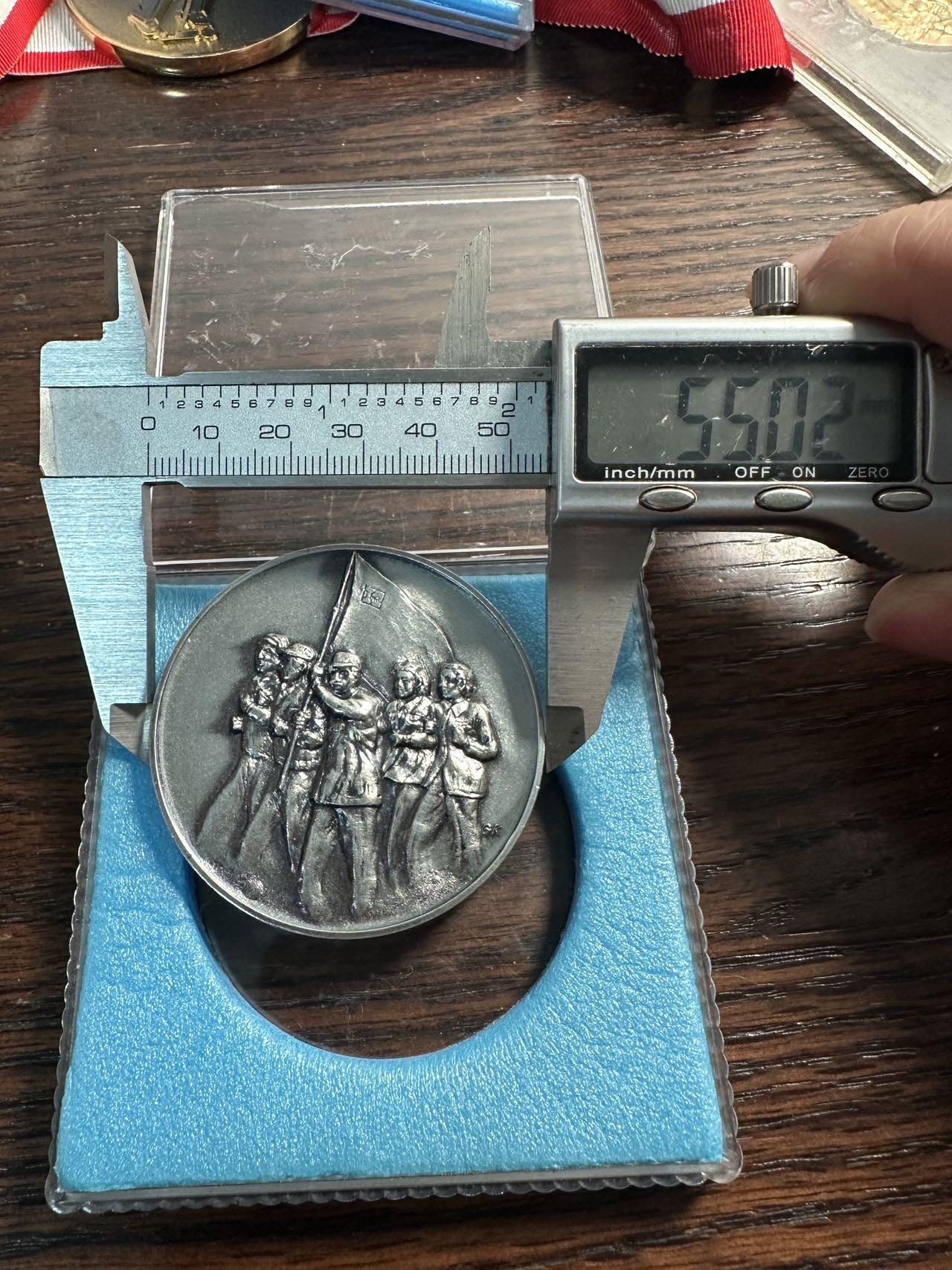 蒂克钱币-第59场 日本企业章 徽章拍卖 日本 国铁组合成立30周年纪念章 55mm 67g