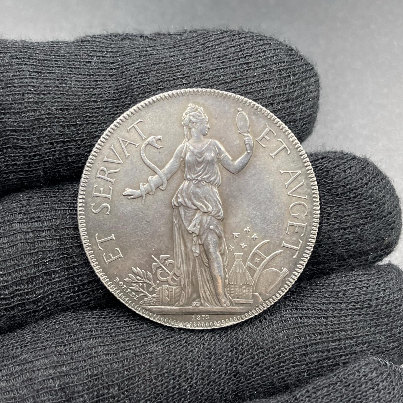 「木头集藏」章牌专场-第69场 Borrel～1875年法国巴黎证券交易所证券交易商协会银章，直径：33.5 mm，15.2 g，边铭：蜜蜂 ARGENT，品相不错。