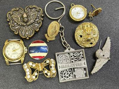西秦中古拍卖第七十九期  - 泰国和马来西亚徽章，手表，回流首饰一组10件