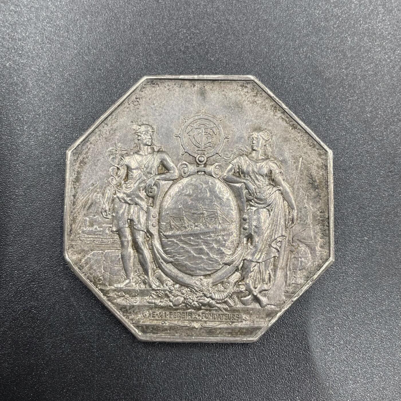 「木头集藏」章牌专场-第69场 法国大西洋与地中海邮政服务八角银章，直径：38.7 mm，26.8 g，边铭：丰饶角 ARGENT