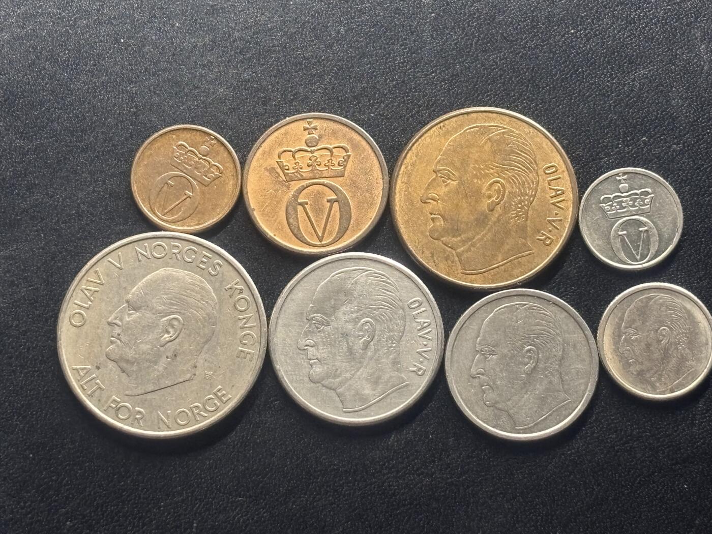 邮泉阁限时拍卖第四十二场（硬币在国外。请付邮费6元。） 挪威奥拉夫五世国王8枚