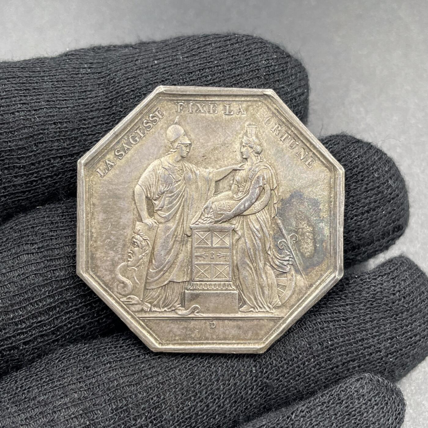 「木头集藏」章牌专场-第69场 法兰西银行八角银章，直径：36 mm，23.7 g，边铭：油灯  （1832-1841年），早期版本，保存很不错！