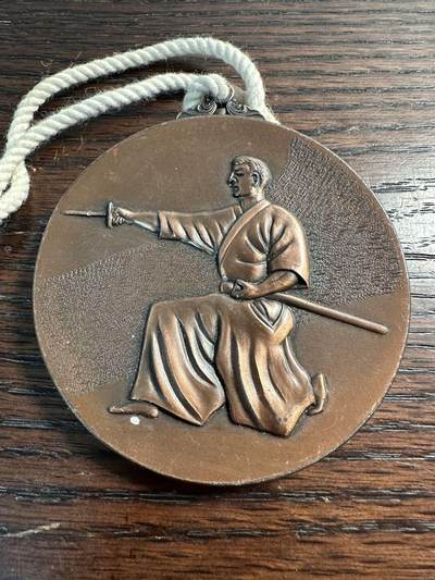 蒂克钱币-第59场 日本企业章 徽章拍卖 - 日本剑道 铜章74mm 190g