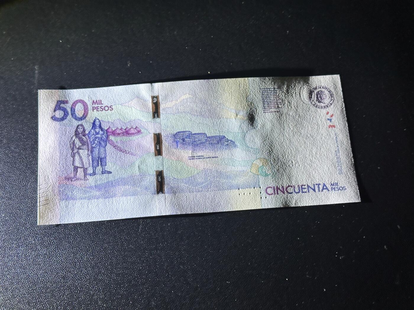 《外钞收藏家》第六百一十四期（精选场）（长期征集拍品、欢迎藏友们联系合作） 2019年哥伦比亚5万比索 全新UNC 稀少CA冠