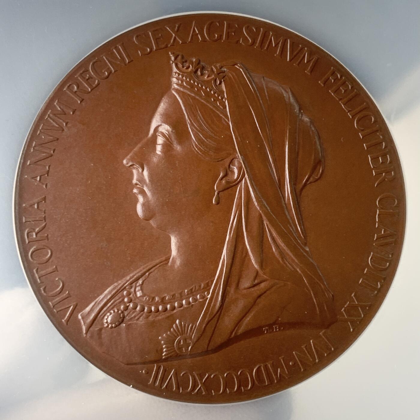 掌中浮雕-藏着的欧洲第053场 NGC MS64 : 1897年英国女王登基60周年纪念铜章, 55mm