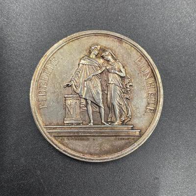 「木头集藏」章牌专场-第69场 - 1836年法国婚礼纪念大版银章，直径：39.3 mm，24.5 g，边铭：油灯 （1832-1841年），早期大版，品相不错！