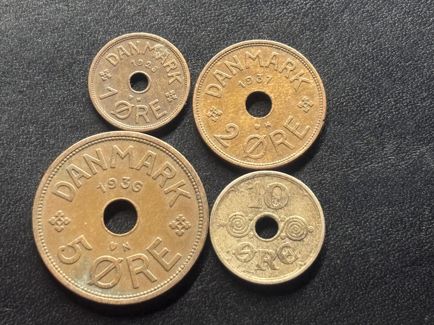 邮泉阁限时拍卖第四十二场（硬币在国外。请付邮费6元。） 丹麦克里斯蒂安十世国王4枚