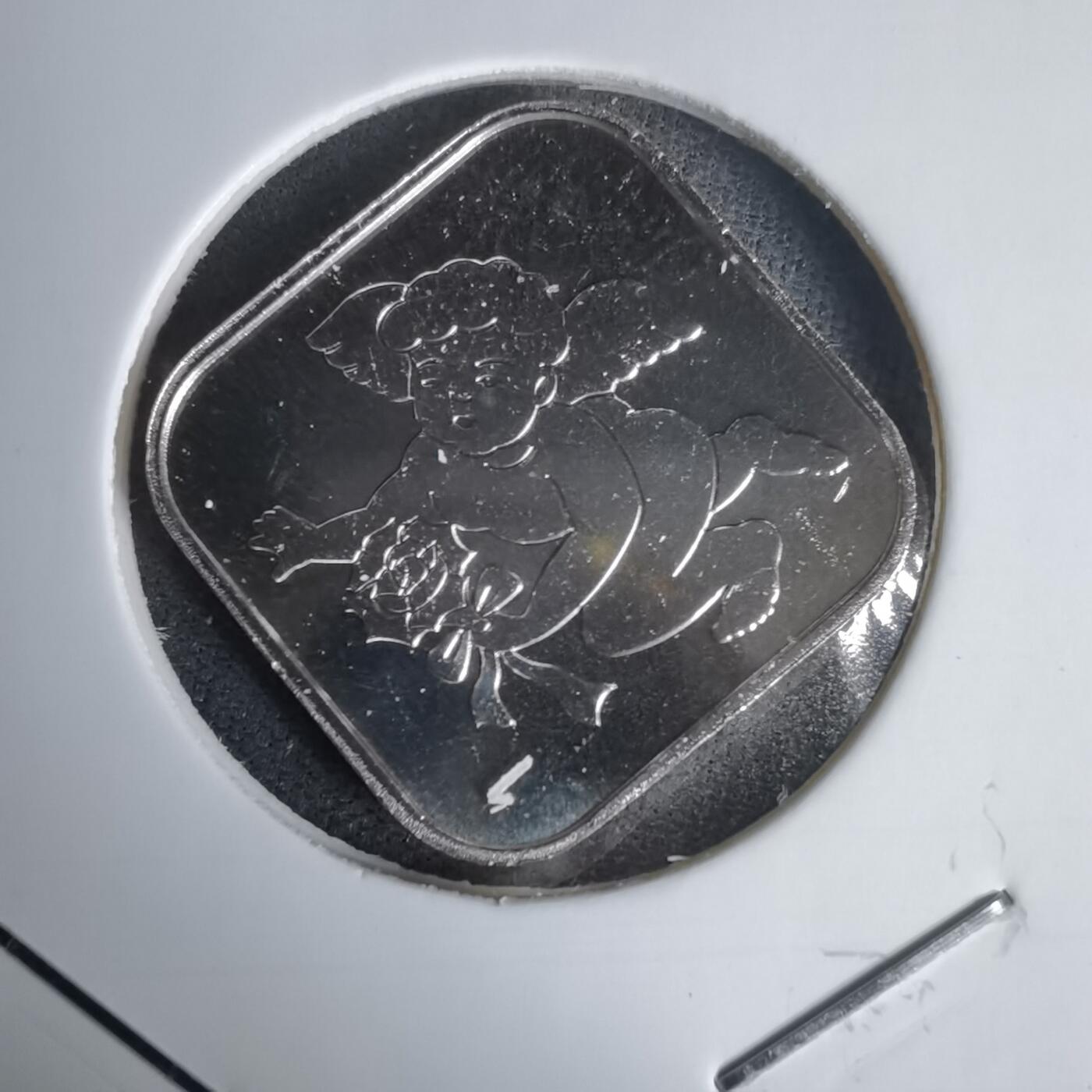 沼泽如烟--第1011场 小天使1995年小银章4.3克