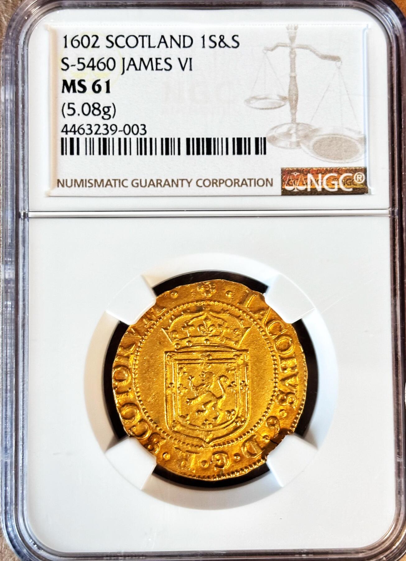(800期大拍拍品火热征集中🔥）【Blue Auction】世界纸币精拍第790期——18级TOP拍卖/信誉/品质/专业/高效💫  【仅3枚更高分 铸造于Unite金币前夜 是苏格兰独立发行的最后一批高面值金币】苏格兰1602年詹姆斯六世 “剑与权杖”金币(象征君主拥有武力与律法的双重权力) NGC MS61细节清晰 保存非常完好 极为珍贵（伊丽莎白一世于1603年驾崩，詹姆斯六世南下继承英格兰王位，成为英格兰詹姆斯一世，开启斯图亚特王朝，从此英苏共主，统一了英国币制，此币是独立苏格兰君主制的最后象征之一 历史意义深厚）