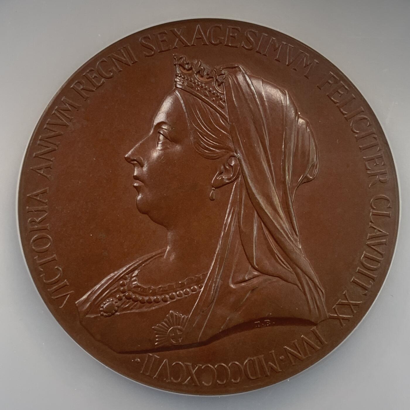 掌中浮雕-藏着的欧洲第053场 NGC MS64 : 1897年英国女王登基60周年纪念铜章, 55mm