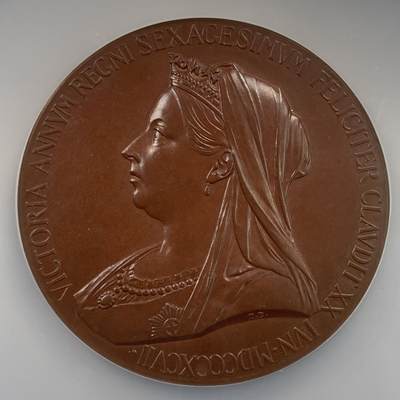掌中浮雕-藏着的欧洲第053场 - NGC MS64 : 1897年英国女王登基60周年纪念铜章, 55mm