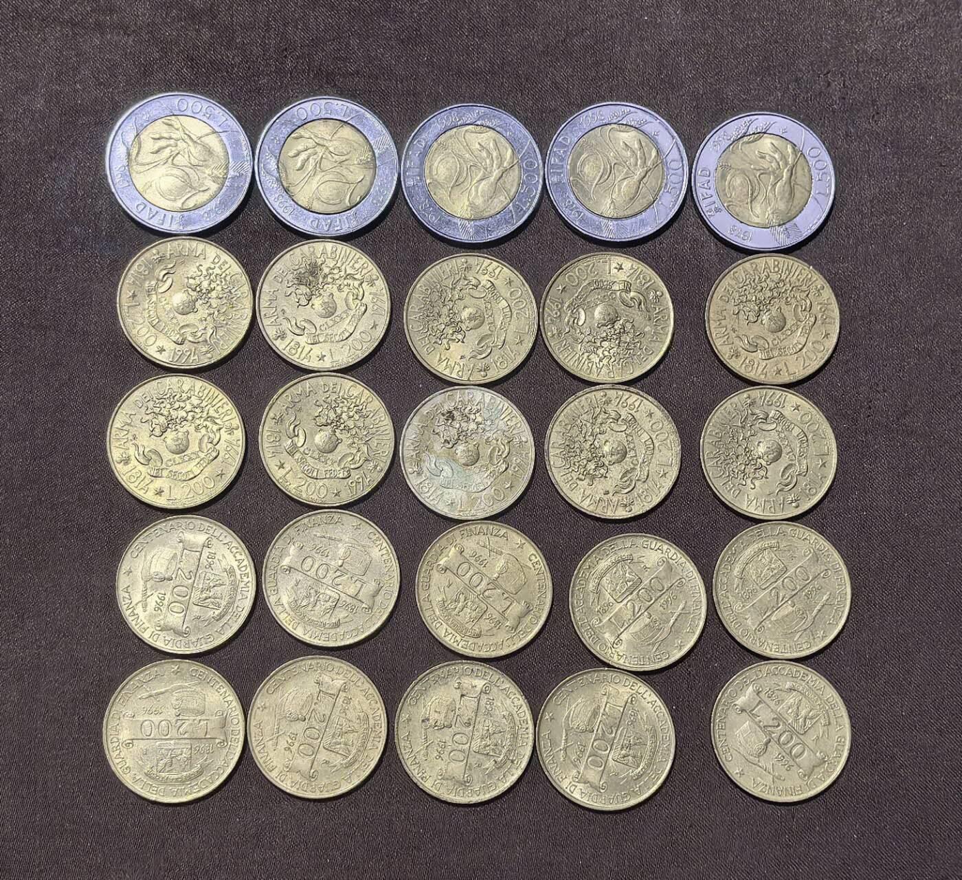 北京马甸外国币专卖第148期，外国币，中国早期纪念币专场，陆续上拍，欢迎关注 意大利500里拉纪念币一种5枚，200里拉纪念币2种各10枚