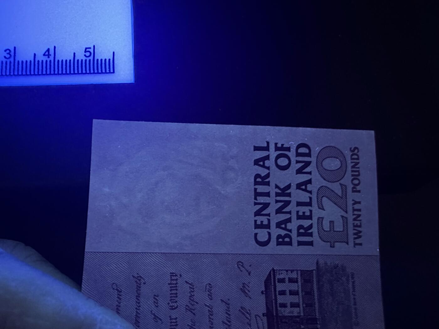 《外钞收藏家》第六百一十四期（精选场）（长期征集拍品、欢迎藏友们联系合作） 1998年爱尔兰20镑 全新 边角极轻微荧光瑕疵