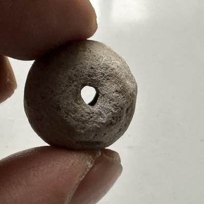 🌹外币初藏🌹🐯2026年第24场  每周二四六晚8️⃣点 接代拍 - 中国商周时期青铜鸡骨白串珠 高17.8mm 直径20mm 重41g 生坑对钻穿孔