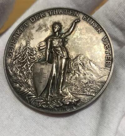 掌中浮雕-藏着的欧洲第053场 1892年瑞士格拉鲁斯射击节大银章，45mm，39g（人像右侧有道划）