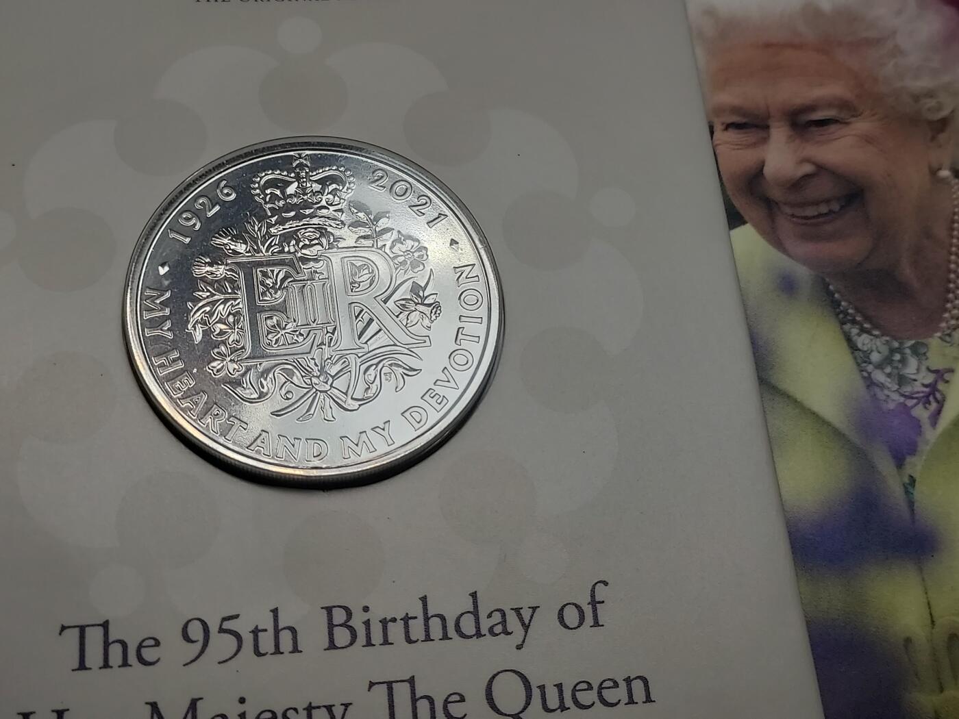 博彦收藏   3月7日 8点钱币专场 全场包邮 2021年女皇95诞辰 5英镑纪念币套装