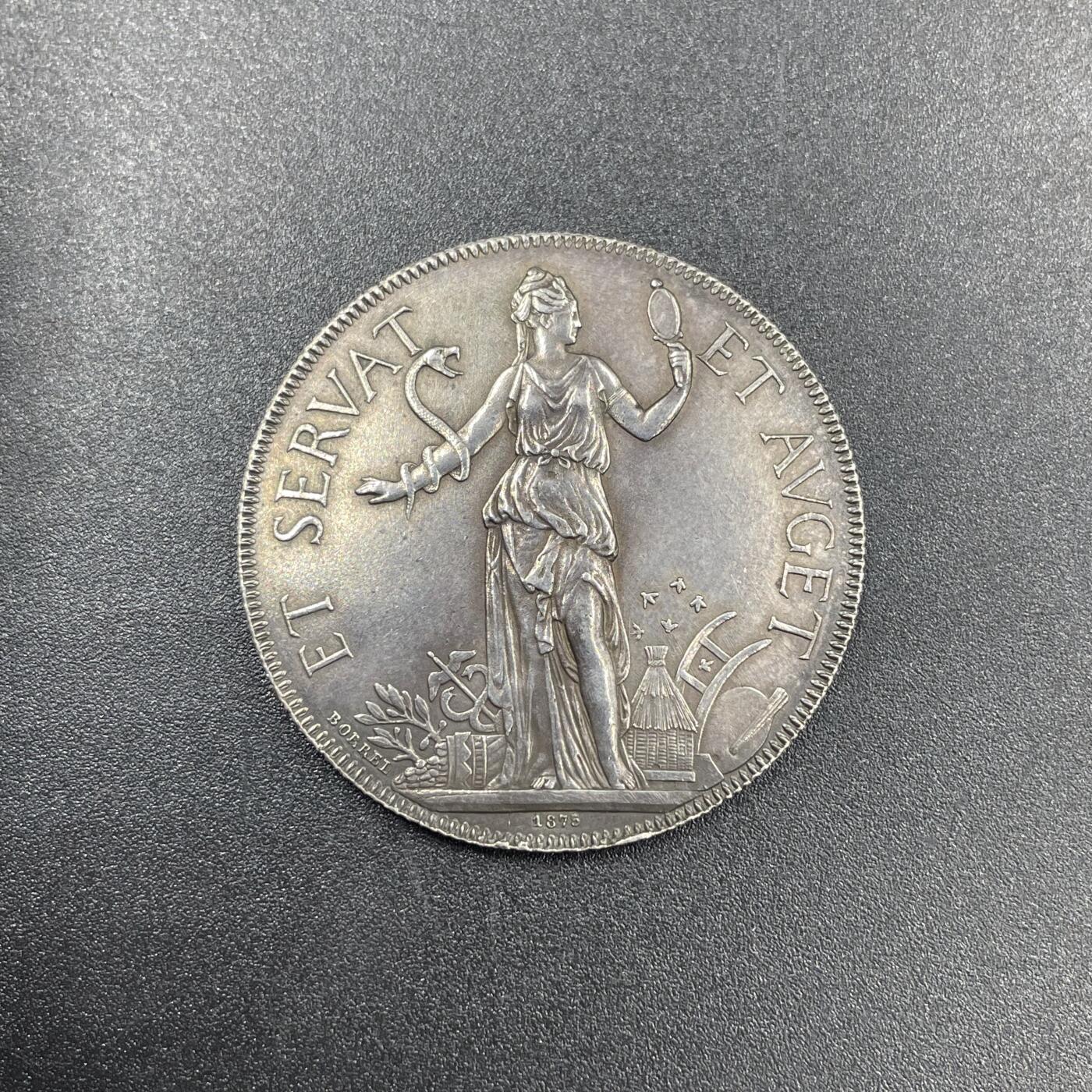 「木头集藏」章牌专场-第69场 Borrel～1875年法国巴黎证券交易所证券交易商协会银章，直径：33.5 mm，15.2 g，边铭：蜜蜂 ARGENT，品相不错。