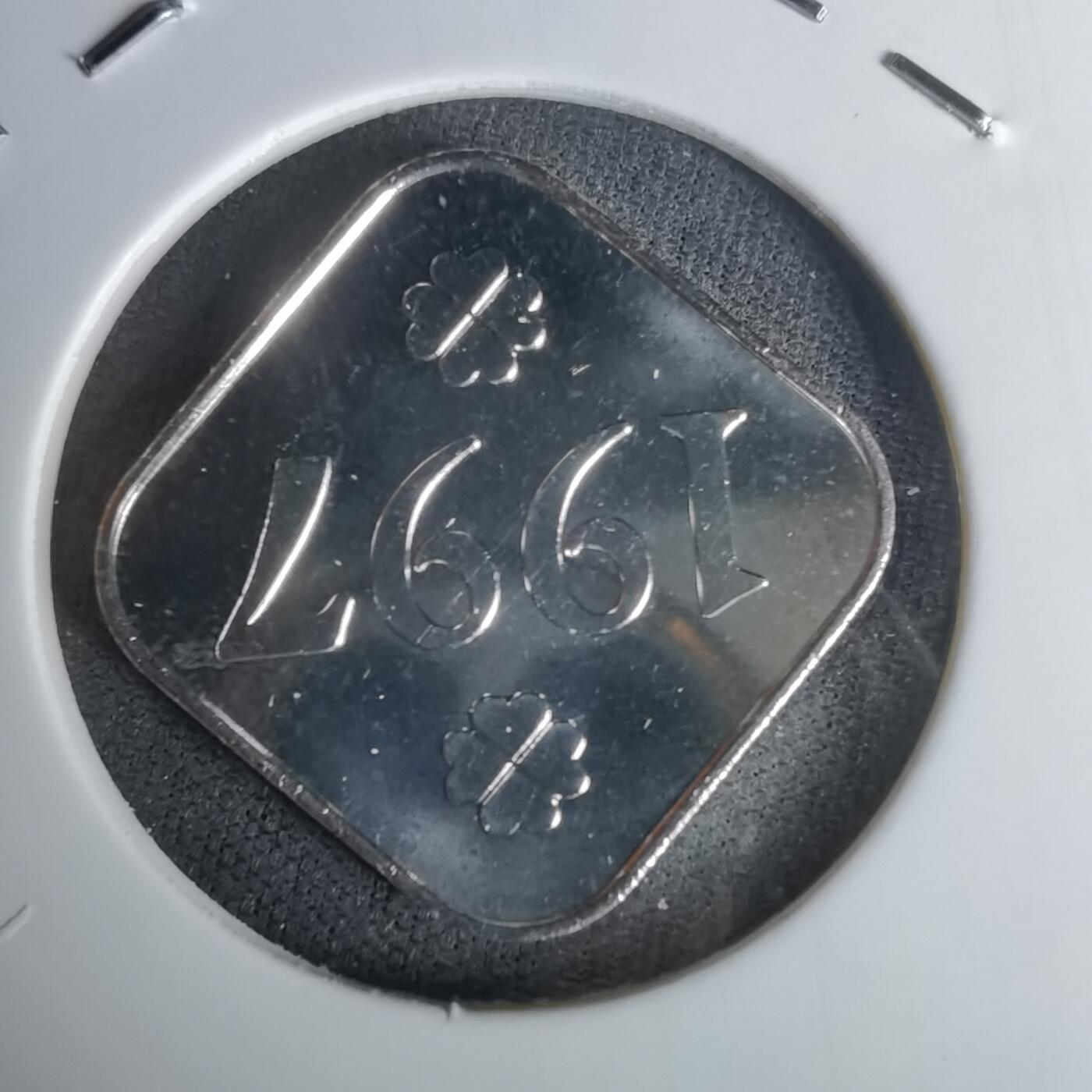 沼泽如烟--第1011场 小天使1997年纯银章4.3克