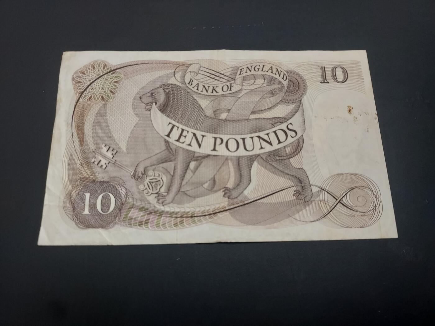 博彦收藏   3月7日 8点钱币专场 全场包邮 英国旧版10英镑 流通品 有字迹