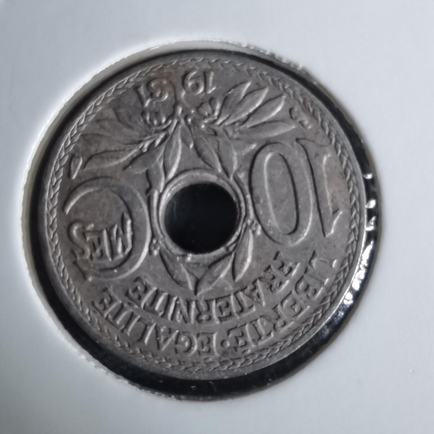 沼泽如烟--第1009场 法国1931年十分