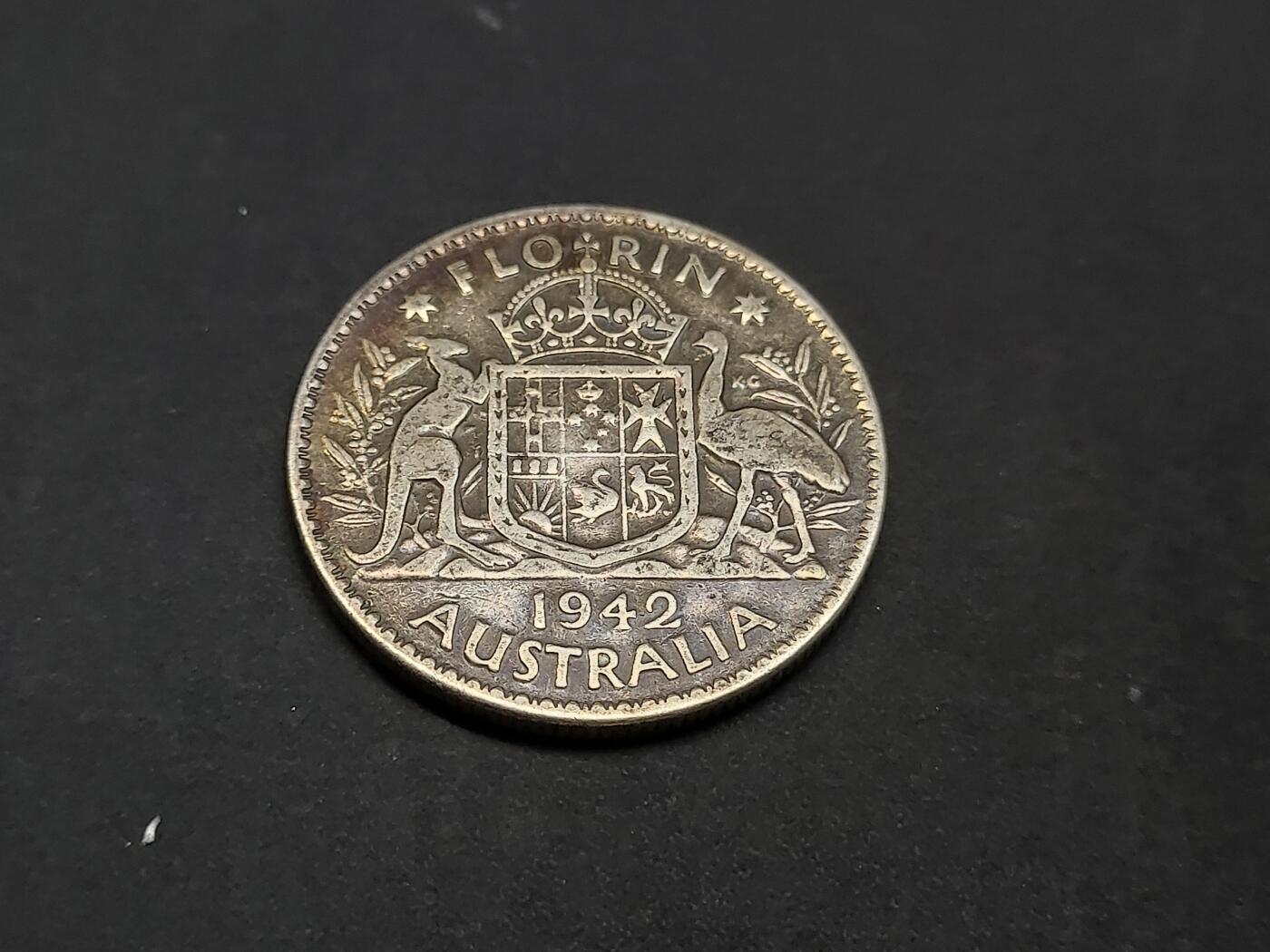 博彦收藏   3月7日 8点钱币专场 全场包邮 1942 澳洲乔治五世 1佛林 银币 11.3克 925银