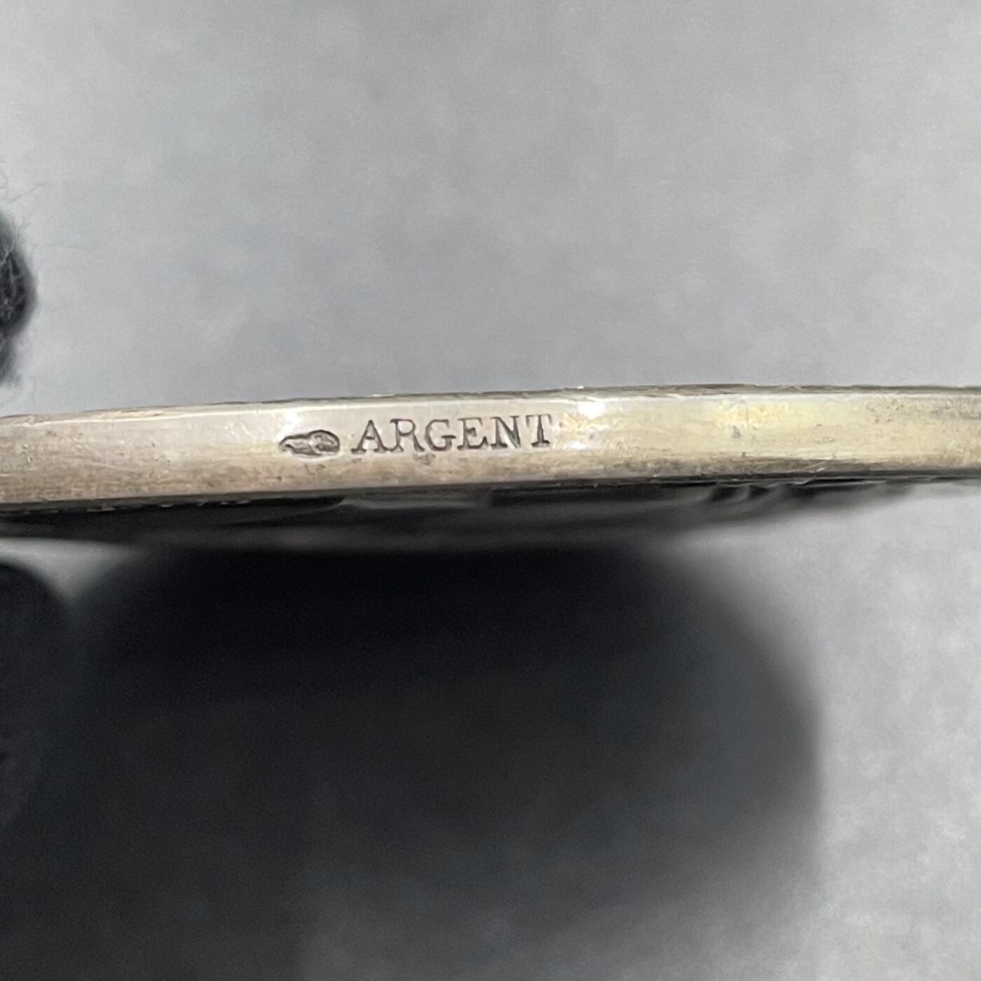 「木头集藏」章牌专场-第69场   H. Ponscarme～1890年法国卫生部银章，直径：50mm，66.2 g，边铭：丰饶角ARGENT。背面的许癸厄亚之碗是药学的象征，多被描绘为一个砵状的药盘，由名医阿斯克勒庇俄斯的女儿、健康女神许癸厄亚所拥有，许癸厄亚以此碗喂饲一条长蛇。