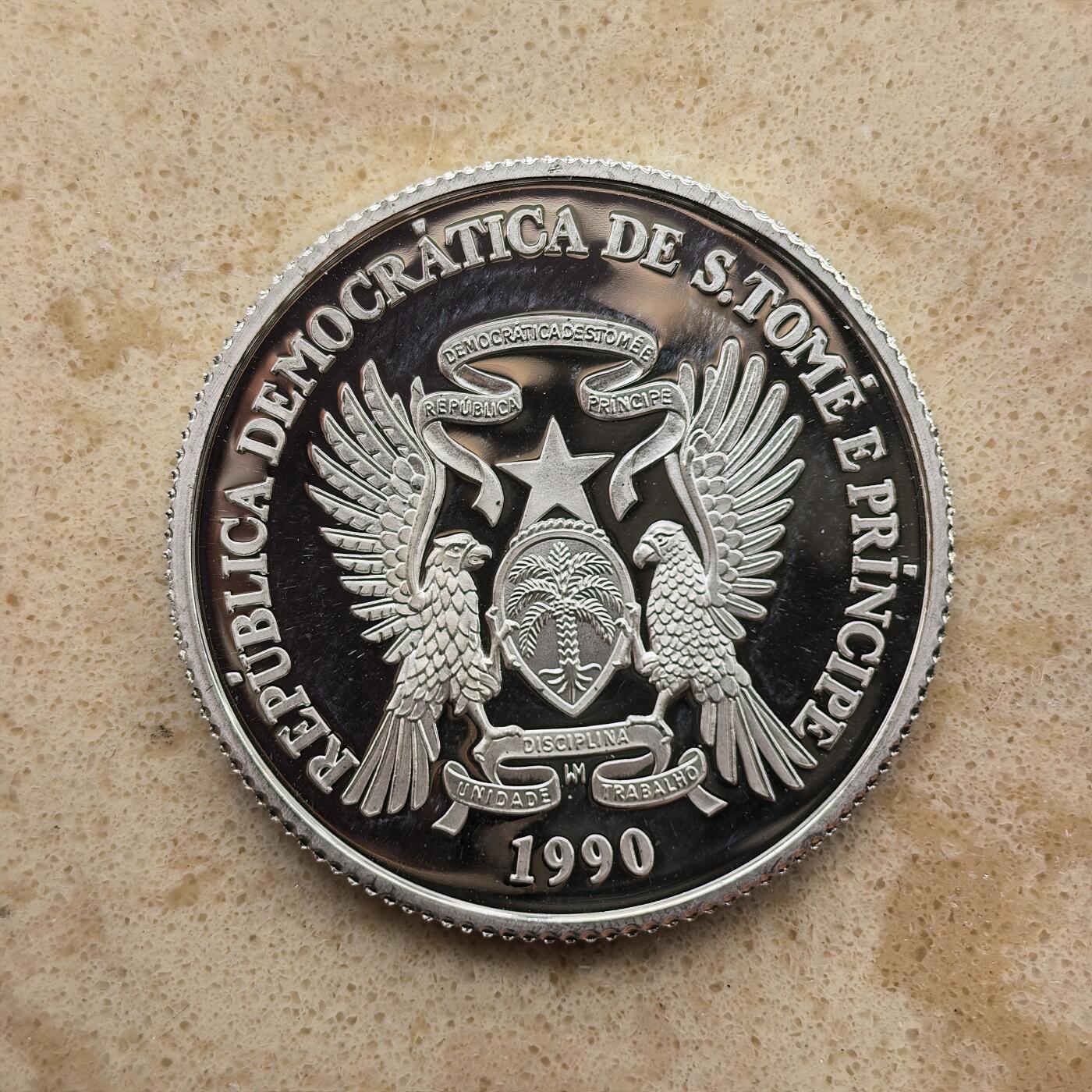 道一币馆币章第一百六十八场 圣多美和普林西比1990年意大利世界杯1000多布拉精制银币  23.33g 925S 15000