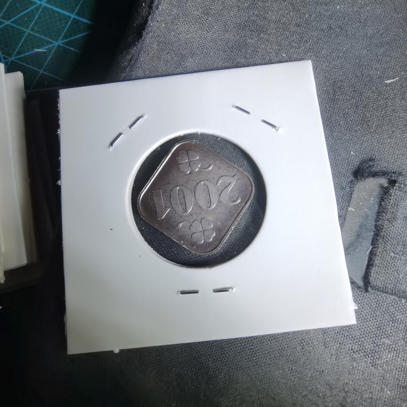 沼泽如烟--第1011场 小天使2001年4.3克纯银章