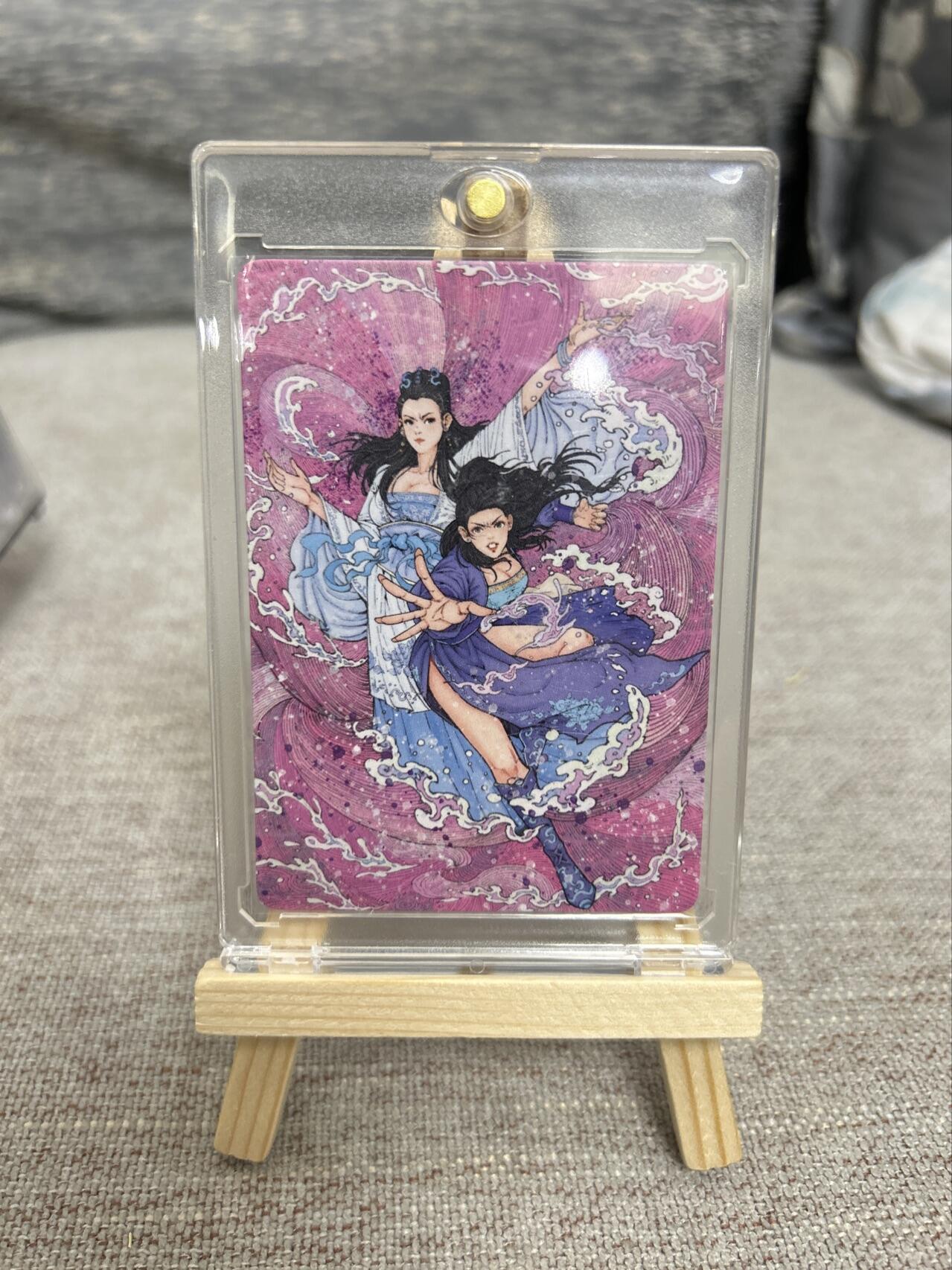 喜灰玩卡拍卖第五期，接拍品0佣金，欢迎送拍，释放现金流，让自己有资金可以购买更多喜欢的卡牌，让别的卡友能淘到更多心仪的卡牌 小花瓣艺术文创 水漫金山-沧情 限编009/59编