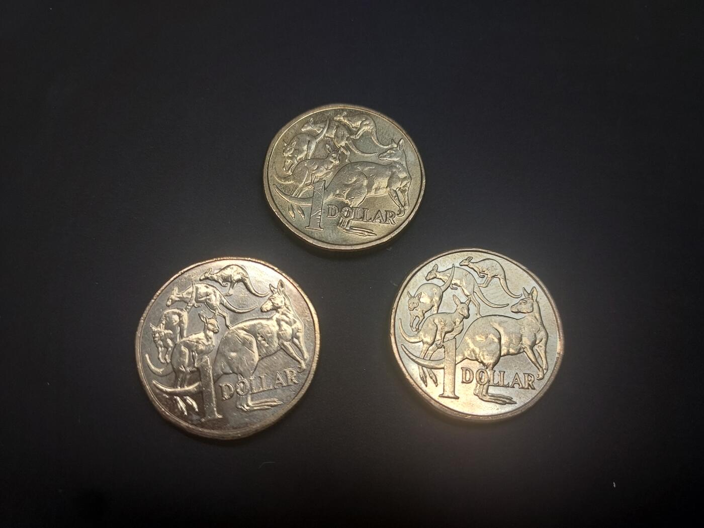 博彦收藏   3月7日 8点钱币专场 全场包邮 澳洲 查尔斯头像1元硬币3枚