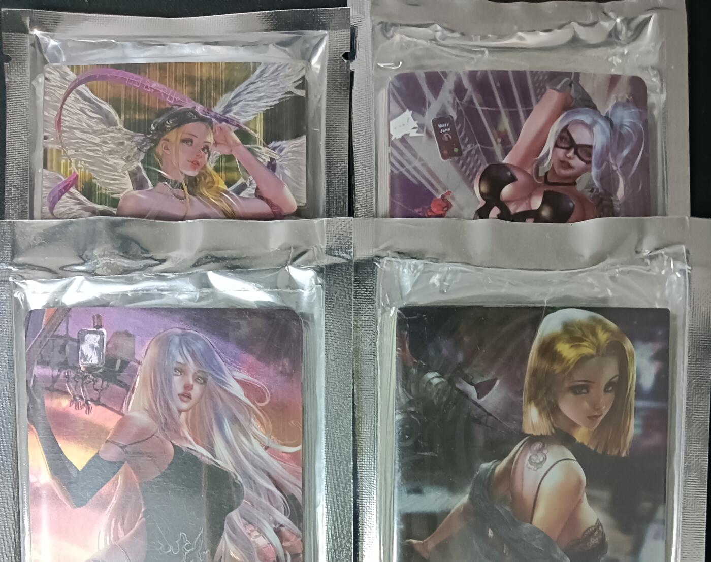 花开卡拍第61期（3月7号周六截拍，品控勿拍!!!拍品不寄存，运费5元（新疆需补运费差价或顺丰到付），自制卡难免瑕疵，可能存在轻微撞角爆边等出厂瑕疵，品控介意勿拍！） 1、藏无缺璇哥精选同人小人镭光1-4弹全新未拆，品相未知无法售后介意勿拍