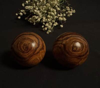 零元拍：  超美对眼海南黄花梨超大手球一对，尺寸：54-55MM - 零元拍：  超美对眼海南黄花梨超大手球一对，尺寸：54-55MM