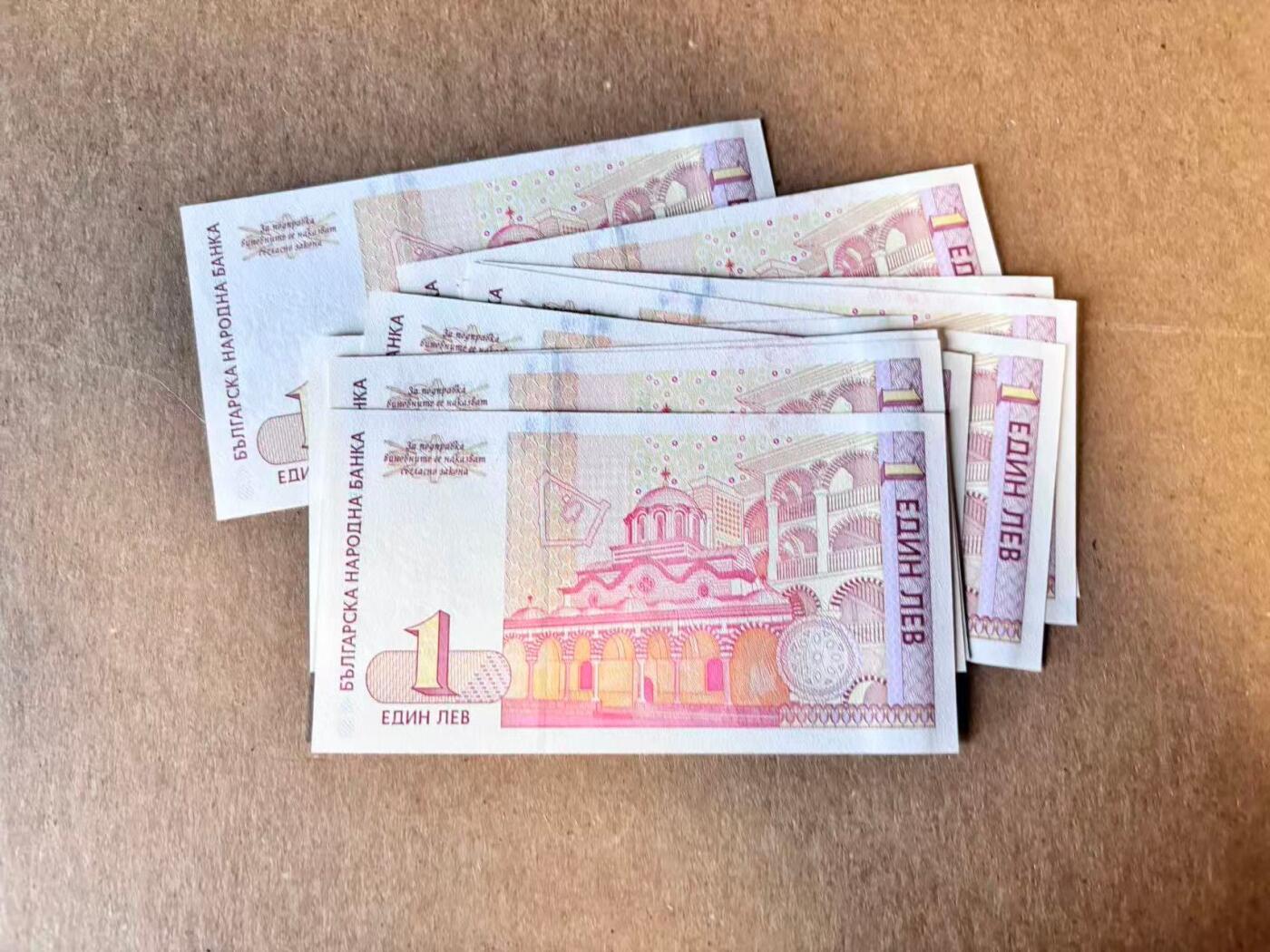 (800期大拍拍品火热征集中🔥）【Blue Auction】世界纸币精拍第790期——18级TOP拍卖/信誉/品质/专业/高效💫  【一组10张AA冠 千位小号 连号】保加利亚 1999年1列弗 全新UNC