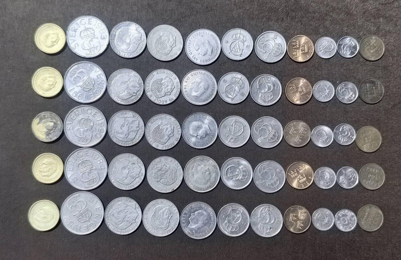 北京马甸外国币专卖第148期，外国币，中国早期纪念币专场，陆续上拍，欢迎关注 瑞典流通币5套，每套11枚