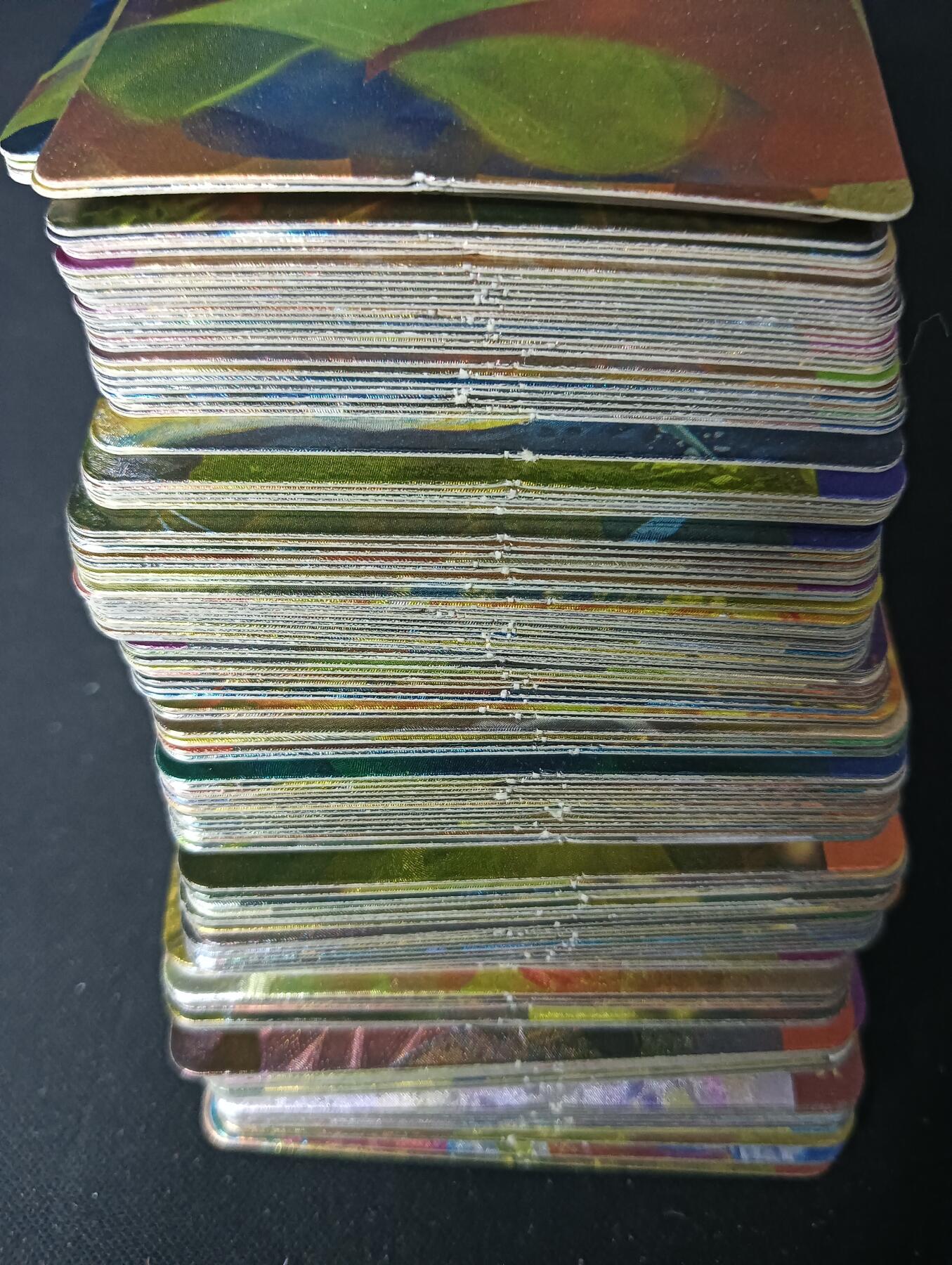 花开卡拍第61期（3月7号周六截拍，品控勿拍!!!拍品不寄存，运费5元（新疆需补运费差价或顺丰到付），自制卡难免瑕疵，可能存在轻微撞角爆边等出厂瑕疵，品控介意勿拍！） 鲁艺摩点众筹水浒英雄榜（特种油墨金色折光闪卡版），130+张，鲁艺经典渣渣卡，品相一般默认瑕疵介意勿拍