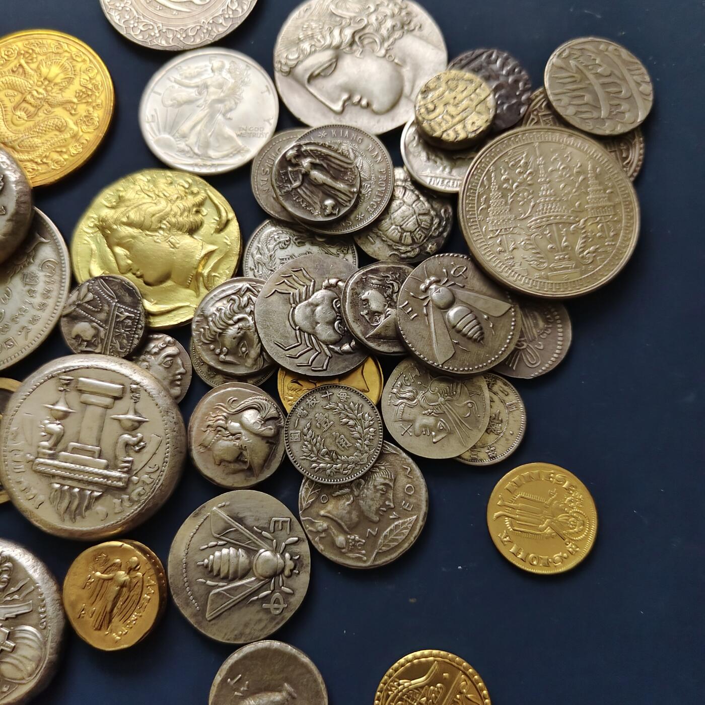 【全场包邮】纯粹捡漏拍509场 【批量】世界各国仿古纪念章46枚一组-共计489克