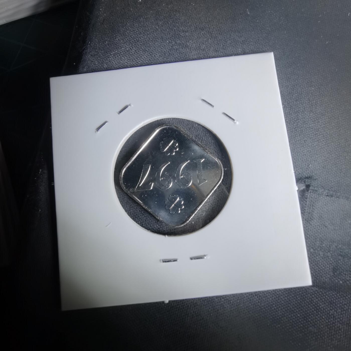 沼泽如烟--第1011场 小天使1997年纯银章4.3克