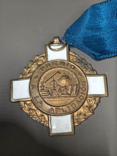 欧洲微章、铜章、银章和银币第二场 -  西班牙“勤奋奖”（Premio a la Aplicación）十字勋章9.3克