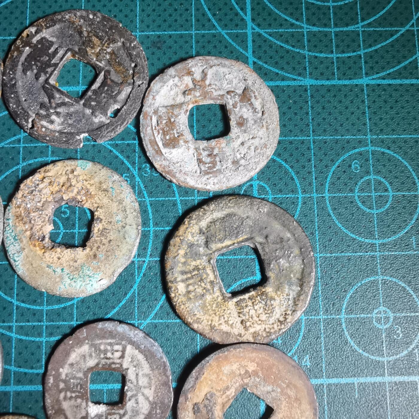 沼泽如烟--第1009场 铜钱十枚