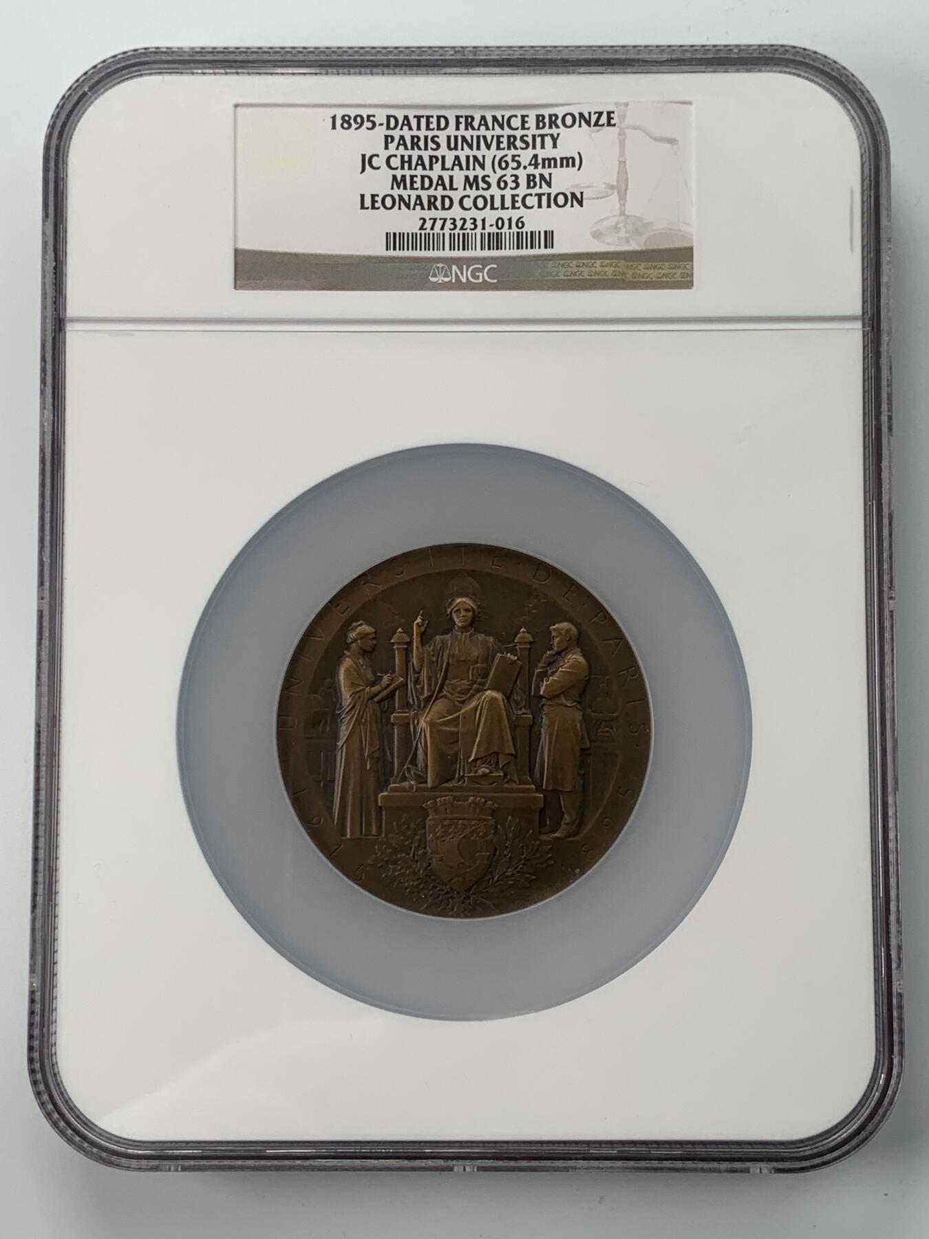 掌中浮雕-藏着的欧洲第053场 NGC MS63 : 1895年法国巴黎大学纪念铜章，65.4mm，沙普兰作品
